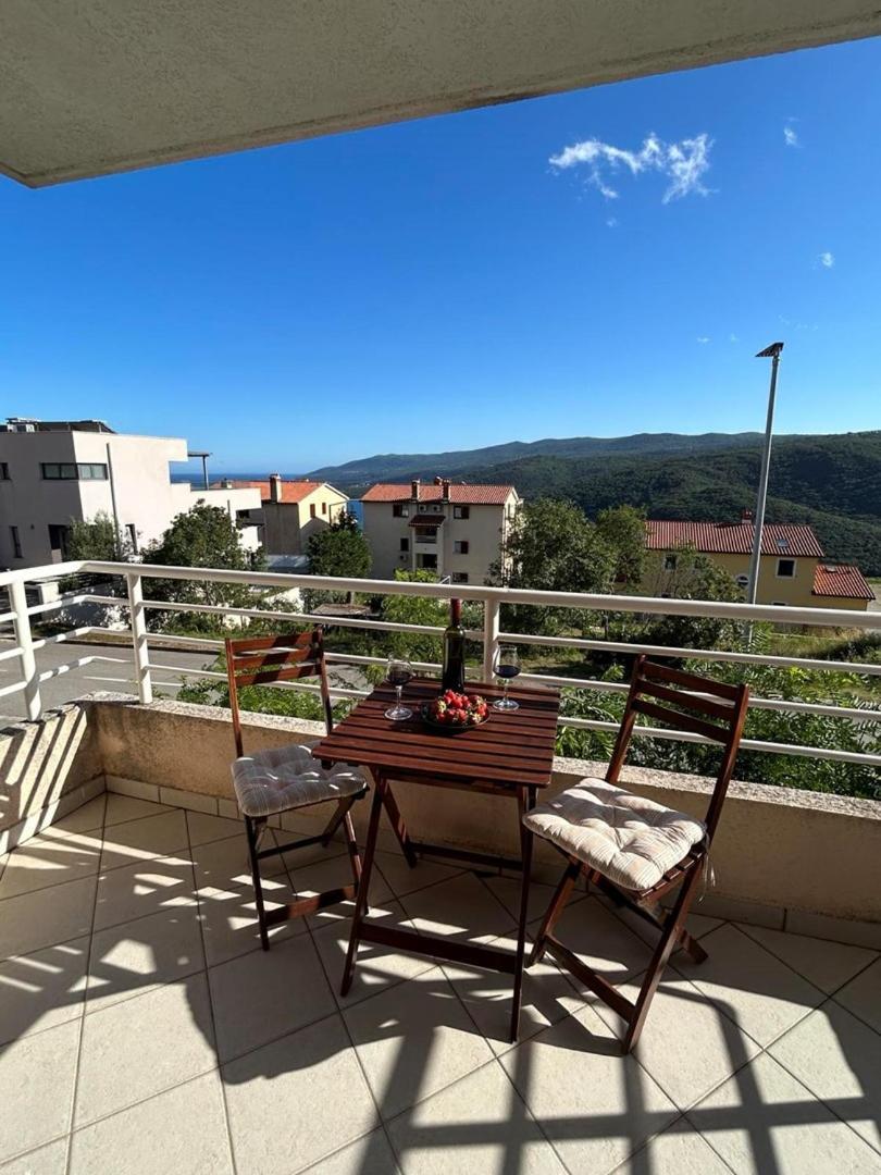 Gorgeous Biserka Apartment Near The Sea 라벡 외부 사진