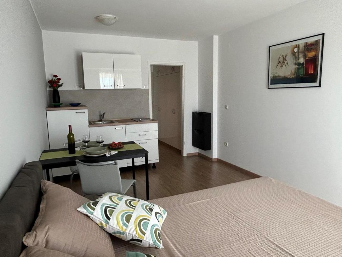 Gorgeous Biserka Apartment Near The Sea 라벡 외부 사진